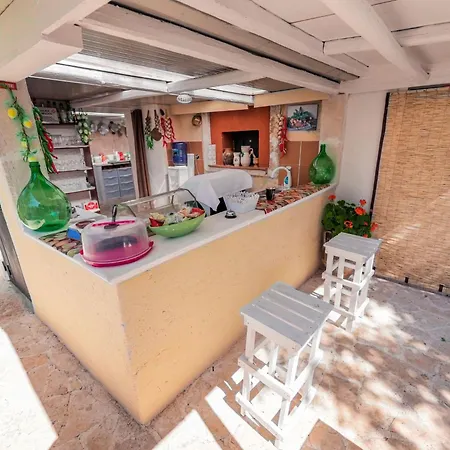 Casal Del Borgo 2 By Interhome أوستوني
